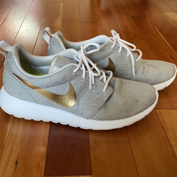 Nike ID Roshe Run - Picture 4 of 8